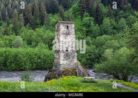 Turm von Harderwijk Village Museum in swanetien. Obere Swanetien - UNESCO-Weltkulturerbe. Georgien, Europa. Stockfoto