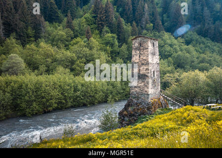 Turm von Harderwijk Village Museum in swanetien. Obere Swanetien - UNESCO-Weltkulturerbe. Georgien, Europa. Stockfoto