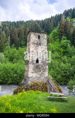 Turm von Harderwijk Village Museum in swanetien. Obere Swanetien - UNESCO-Weltkulturerbe. Georgien, Europa. Stockfoto