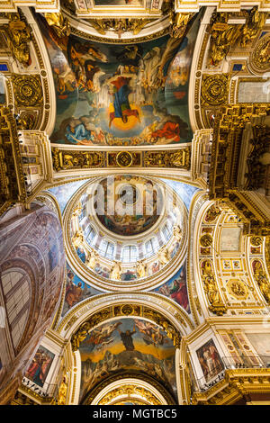 Sankt Petersburg, Russland - 17. MÄRZ 2018: Indoor von Saint Isaac's Cathedral (Isaakievskiy Sobor) in Sankt Petersburg Stadt. Die Kathedrale ist die große Stockfoto