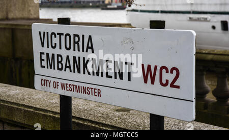 Straßenschild für Victoria Embankment, London Stockfoto