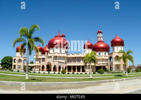 Baitul Makmur Meulaboh Große Moschee ist die größte Moschee der westlichen Küste von Meulaboh Stadt, Provinz Aceh, Indonesien. Stockfoto