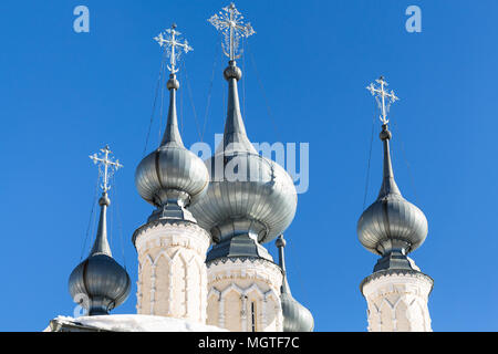 Die Kuppel der Kirche von Smolensk Ikone der Gottesmutter in Schladming Stadt im Winter in Wladimir oblast Russland Stockfoto