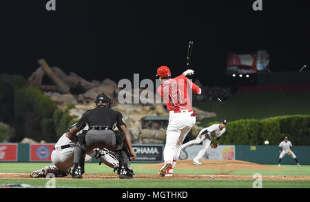 Kalifornien, USA. 27. April 2018. Shohei Ohtani Fledermäuse im 5. Inning während der Major League Baseball Spiel gegen die New York Yankees im Angel Stadium in Anaheim, Kalifornien, USA, 27. April 2018. Quelle: LBA/Alamy leben Nachrichten Stockfoto