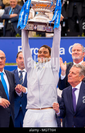 Barcelona, Spanien. 29. April 2018. Rafa Nadal feiert den Sieg am ATP Barcelona Open Banc Sabadell Conde de Godo Tournament am 29. April in Barcelona, Spanien 2018. Credit: Christian Bertrand/Alamy leben Nachrichten Stockfoto