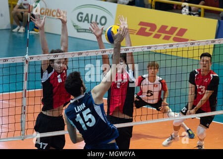 Corigliano-Rossano, der Italienischen Nationalen Volleyball-WM für Männer unter 20 (U20) gewinnt 3-0 gegen die Schweiz und qualifiziert sich für die Europameisterschaften für Männer Volleyball unter 20. 29/04/2018, Corigliano-Rossano, Italien Stockfoto