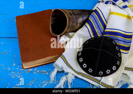 Gebetsschal - Tallit und Schofar horn jüdischen religiösen Symbol Stockfoto