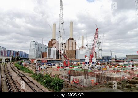 Die Sanierung der Battersea Power Station bei Nine Elms London England Großbritannien Stockfoto