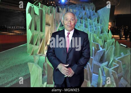 Mailand (Italien), der Geschäftsmann und Haus-builder Salvatore Ligresti Besuch der Kunst installation Futuropolis von Daniel Libeskind der Architekt auf der Baustelle des neuen Gebäudes compound CityLife Stockfoto