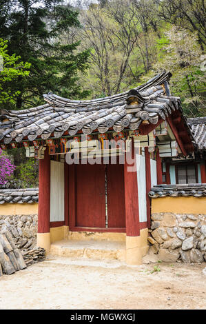 Kleine Pavillon auf Pohyeon-sa in Myohyang-san, Nordkorea Stockfoto