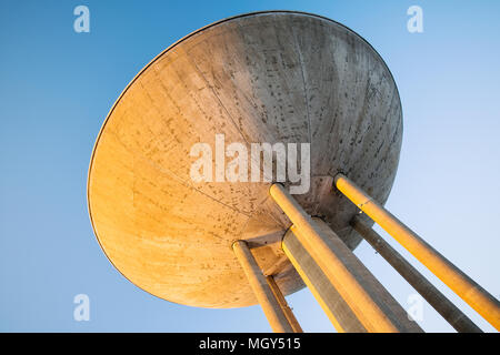 Haukilahti Wasserturm abstrakt, Sonnenuntergang, Espoo, Finnland, Europa Stockfoto