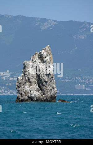 Rock Segeln im Schwarzen Meer in der Nähe von Jalta, Krim, Ukraine Stockfoto