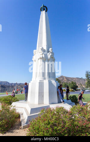 Los Angeles, Kalifornien/USA - Oktober 3, 2015: im Griffith Park im Schatten der Griffith Observatorium steht die Astronomen Denkmal. Stockfoto