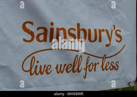 Sainsbury's und Asda die Fusion Sainsbury Brentwood signage Stockfoto