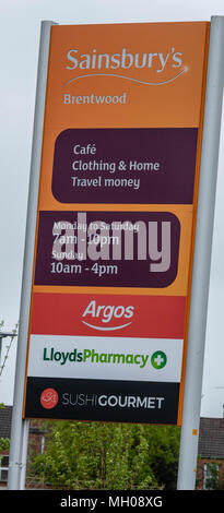 Sainsbury's und Asda die Fusion Sainsbury Brentwood signage Stockfoto