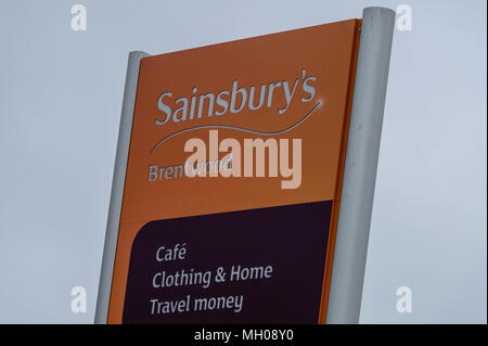 Sainsbury's und Asda die Fusion Sainsbury Brentwood signage Stockfoto