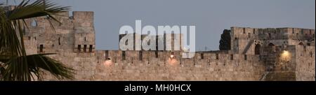 Altstadt von Jerusalem Wände Panorama in der Dämmerung Stockfoto