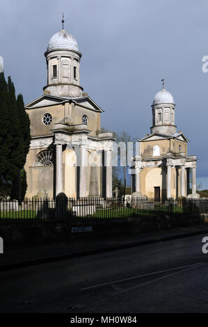 Mistley Towers - die erhaltenen Teile der Kirche St. Maria, der Jungfrau von Robert Adam - im Mistley, Essex, England Stockfoto