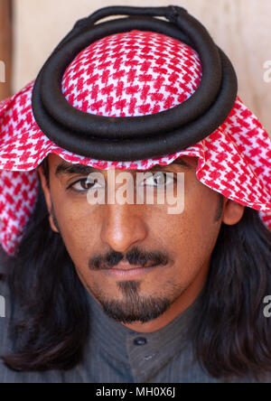 Porträt einer saudi-Mann mit einem palituch, Najran Provinz Najran, Saudi-Arabien Stockfoto