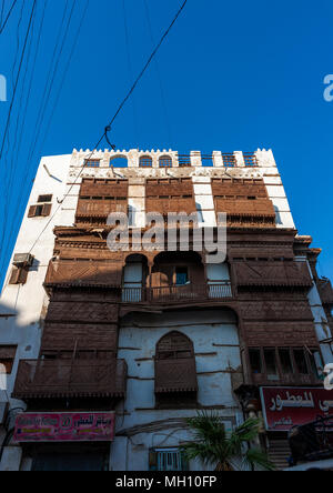 Häuser mit Mashrabia und rowshan im Old Quarter, Hijaz Tihamah region, Jeddah, Saudi-Arabien Stockfoto