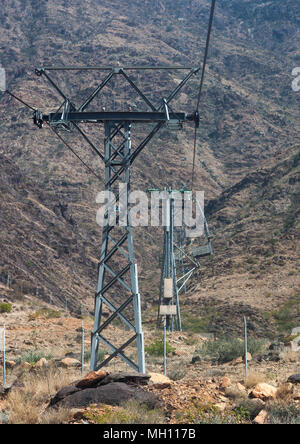 Mit der Seilbahn auf den Berg, Rijal Almaa Provinz, Rijal Alma, Saudi-Arabien Stockfoto