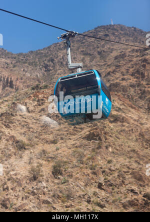 Mit der Seilbahn auf den Berg, Rijal Almaa Provinz, Rijal Alma, Saudi-Arabien Stockfoto