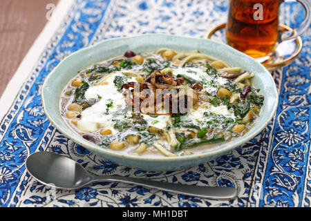 Reshteh ash, persische neue Jahre Nudelsuppe Stockfoto