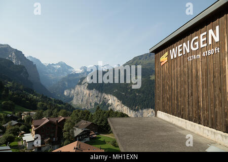 Bahnhof Wengen im Schweizer Alpsl Stockfoto