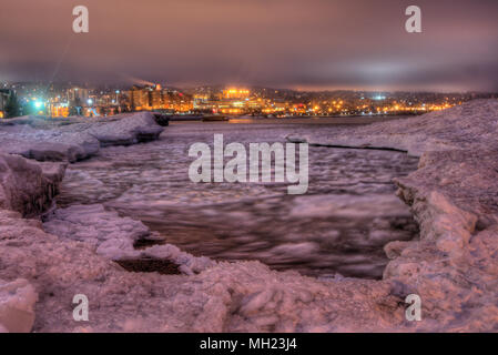 Canal Park ist ein beliebtes Reiseziel in Duluth, Minnesota am Lake Superior Stockfoto