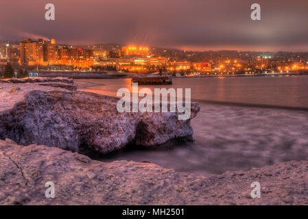 Canal Park ist ein beliebtes Reiseziel in Duluth, Minnesota am Lake Superior Stockfoto