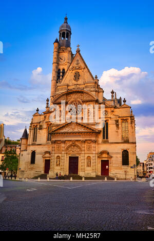 Sainte Genevieve, Paris, Frankreich: Saint Etienne du Mont ist eine Kirche auf der Montagne Sainte Genevieve in der Nähe des Pantheon entfernt. Es enthält das Heiligtum Stockfoto