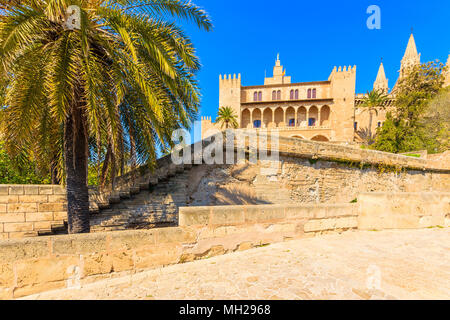 Royal Almudaina Palast in der Altstadt von Palma de Mallorca, Spanien Stockfoto