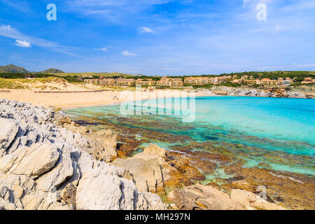 Bucht mit Strand in Cala Mesquida, Mallorca, Spanien Stockfoto