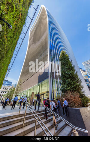 LONDON, Großbritannien - 19 April: moderne Wolkenkratzer Gebäude bei 20 Fenchurch Street in der Bank Financial District am 19. April 2018 in London. Stockfoto