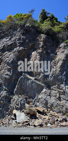 Kaikoura, Neuseeland - November 15, 2016: Rutscht und Steinschlag Linie Highway One in der Hunderlee Hills, North Canterbury nach dem 7.5 Kaikoura Ohr Stockfoto