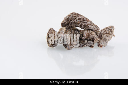 Getrocknet gesalzen Pfirsich (chinesische Pflaume, Japanische Aprikose) Auf dem Hintergrund Stockfoto