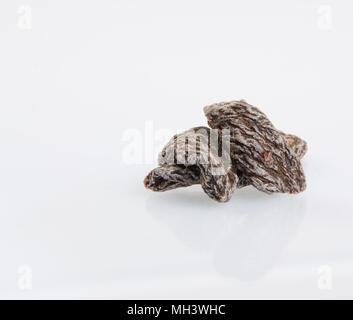 Getrocknet gesalzen Pfirsich (chinesische Pflaume, Japanische Aprikose) Auf dem Hintergrund Stockfoto