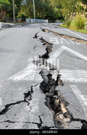 Christchurch, Neuseeland - 24. Februar 2011: Die Straßen von avonside sind von den neuesten und verheerendsten Erdbeben erschüttert in dieser Woche. O Stockfoto