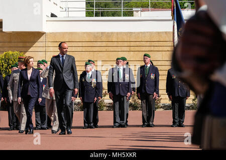 Nans-les-Pins, Südfrankreich. 30.April 2018. Der französische Premierminister Edouard Philippe, französischer Verteidigungsminister Florence Parly und der französische General Jean-Pierre Bosser, Stabschef der französischen Landstreitkräfte (chef d'Etat-major de l'Armee de terre, CEMAT), Pioniere der Französischen Fremdenlegion (Legion etrangere), am 30. April 2018 in Marseille, Südfrankreich, während einer Zeremonie zum Gedenken an den 155. Jahrestag des legendären Schlacht von Camaron (Mexiko). Credit: Frédéric Marie/Alamy leben Nachrichten Stockfoto