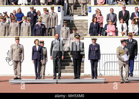 Nans-les-Pins, Südfrankreich. 30.April 2018. Der französische Premierminister Edouard Philippe, französischer Verteidigungsminister Florence Parly und der französische General Jean-Pierre Bosser, Stabschef der französischen Landstreitkräfte (chef d'Etat-major de l'Armee de terre, CEMAT), Pioniere der Französischen Fremdenlegion (Legion etrangere), am 30. April 2018 in Marseille, Südfrankreich, während einer Zeremonie zum Gedenken an den 155. Jahrestag des legendären Schlacht von Camaron (Mexiko). Credit: Frédéric Marie/Alamy leben Nachrichten Stockfoto