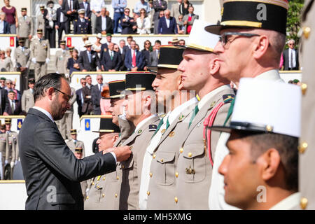 Nans-les-Pins, Südfrankreich. 30.April 2018. Der französische Premierminister Edouard Philippe, französischer Verteidigungsminister Florence Parly und der französische General Jean-Pierre Bosser, Stabschef der französischen Landstreitkräfte (chef d'Etat-major de l'Armee de terre, CEMAT), Pioniere der Französischen Fremdenlegion (Legion etrangere), am 30. April 2018 in Marseille, Südfrankreich, während einer Zeremonie zum Gedenken an den 155. Jahrestag des legendären Schlacht von Camaron (Mexiko). Credit: Frédéric Marie/Alamy leben Nachrichten Stockfoto