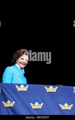 Stockholm, Schweden. 30 Apr, 2018. Königin Sylvia von Schweden an der Königliche Palast in Stockholm, am 30. April 2018 anlässlich der König Carl Gustaf's 72th birthday Credit: Albert Nieboer/Niederlande/Point de Vue, · KEINE LEITUNG SERVICE · Credit: Albert Nieboer/RoyalPress/dpa/Alamy leben Nachrichten Stockfoto
