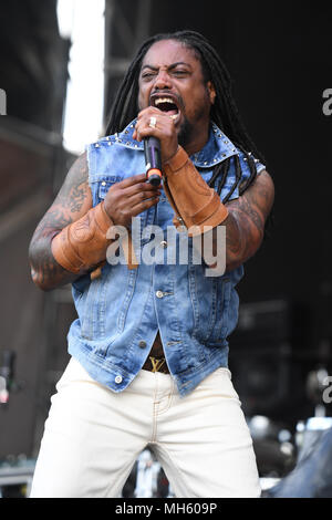 Sunrise, FL, USA. 29 Apr, 2018. Lajon Witherspoon von Sevendust führt während Fort Rock bei Markham Park am 29. April in Sunrise, Florida 2018. Quelle: MPI04/Medien Punch/Alamy leben Nachrichten Stockfoto