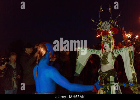 Edinburgh, Schottland. UK. 30.April 2018. Beltane 2018 Anzeige in Calton Hill. Pako Mera/Alamy leben Nachrichten Stockfoto