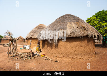 Häuser in Ghana, wo die armen Leute, die sich für live Stockfoto