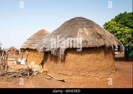 Häuser in Ghana, wo die armen Leute, die sich für live Stockfoto