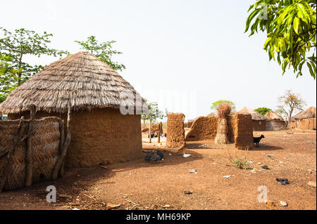 Häuser in Ghana, wo die armen Leute, die sich für live Stockfoto