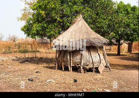 Häuser in Ghana, wo die armen Leute, die sich für live Stockfoto