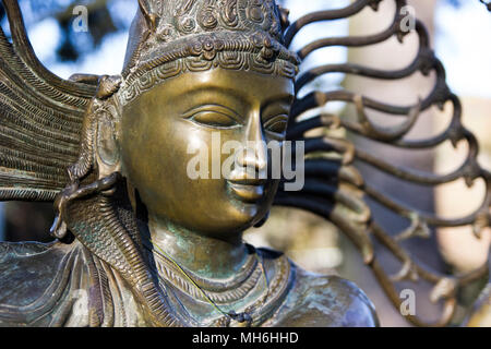 Nahaufnahme von einem Porträt des Metal Statue von Buddha in Prag, Tschechische Republik, Europa. Stockfoto