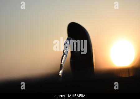 Öffentliche Brunnen bei Jacob Riis Park, New York, bei Sonnenuntergang, 18. Mai 2017. Stockfoto